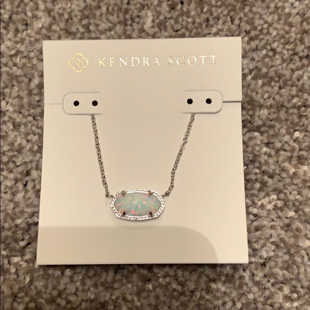 Kendra Scott necklace